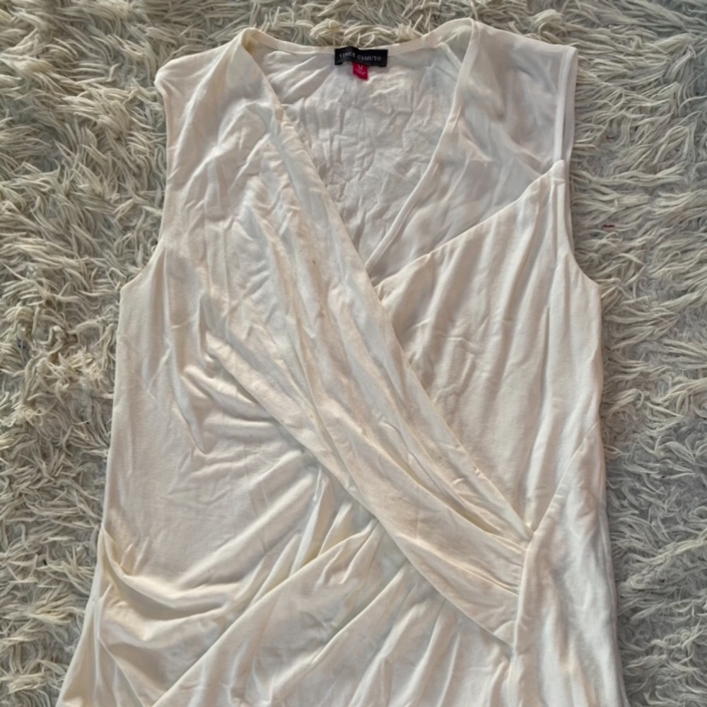 VINCE CAMUTO WHITE BLOUSE SIZE M